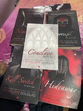 Livros da saga Devil?s Night