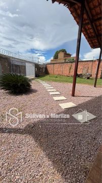 Linda casa com terreno de 633m2