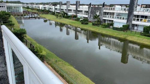 Apartamento de 4 dormitórios disponível para locação de temporada no condomínio Rossi.