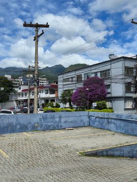 Espaço para comércio ou food truck. Facilitamos a montagem do seu negócio.