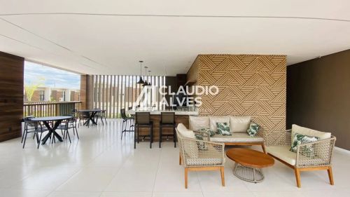 CASA COM 2 QUARTOS SENDO 1 SUÍTE (COM ARMARIOS)