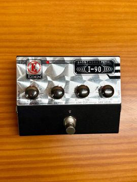 Pedal de baixo Eden I90 Chorus com fonte (Boss, MXR, Zoom, Moer, Behringer)