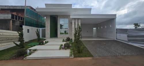 Casa de alto padrão R$2.200.000.00 sendo 3Suítes.Condomínio Florença.Ao lado do forúm VG