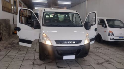 Van iveco 20 lugares fashion olx