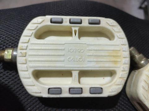Pedal e freios 