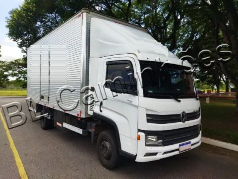 VW 11-180, ano 2023, 270.000km, Baú de Alumínio, piso chapa