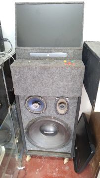 Caixa de som 15" 320GB memoria