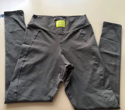 Calça Legging Cinza American Crime