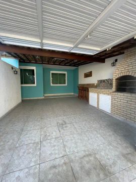 Excelente Casa Linear em Campo Grande para aluguel tem 50 metros quadrados.