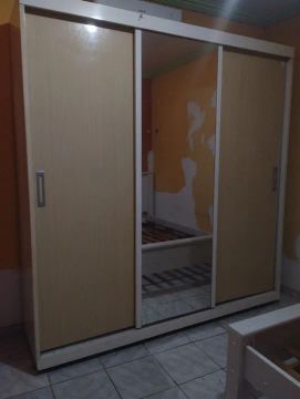 Guarda-Roupas de 3 Portas com Espelho