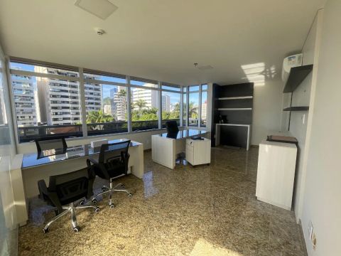 Excelente sala comercial na Praia da Costa
