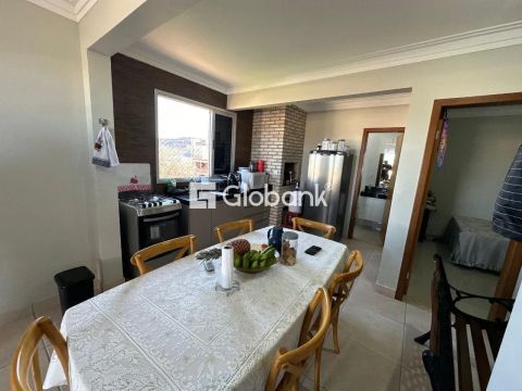 Venda de um apartamento de cobertura no bairro Morada do Sol.