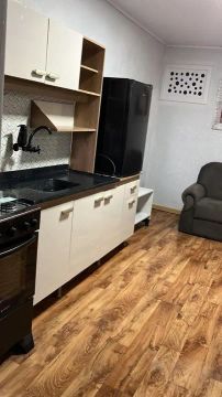Aluga-se Kitnet mobiliada próximo ao centro para uma pessoa