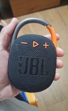 Jbl clip 4 original e com pouco uso