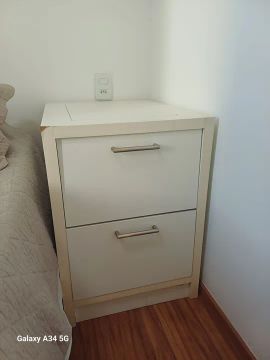 Mesa de cabeceira ou arquivo  Branca de 2 Gavetas