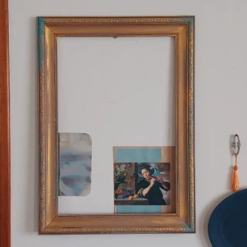 Moldura vintage em madeira entalhada