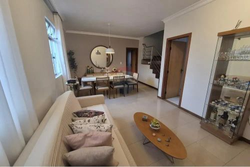 Cobertura de 4 Quartos  156m²  Excelente Localização  Bairro Santa Amélia  BH.