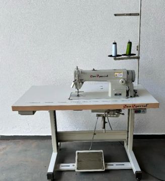 Máquina de Costura Reta - Industrial - 127/220 Volts - Super Nova