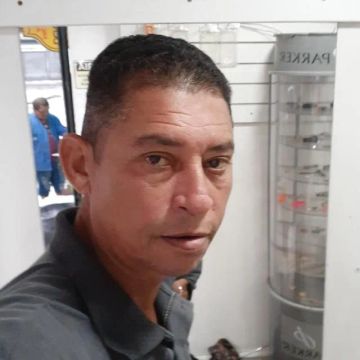 Faço serviço de pintura instalacoes
