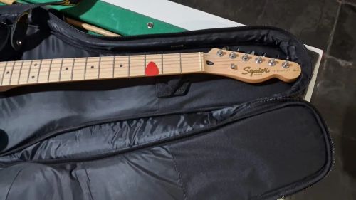 Guitarra excelente estado 