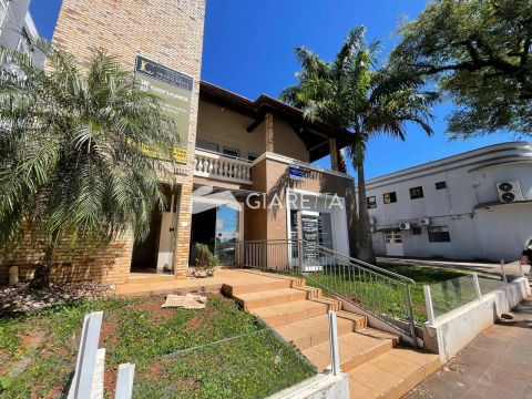 Sala comercial ampla para locação em excelente localização, CENTRO, TOLEDO - PR
