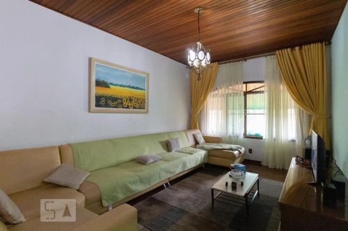 Casa à Venda - Centro, 3 Quartos, 340 m2