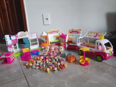 Lote Pay sets , acessorios e bonecas Shoppikins 