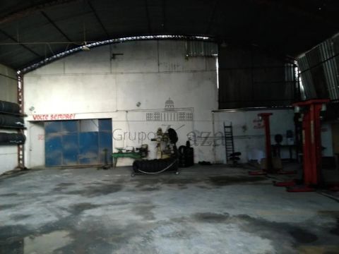 Terreno com dois galpões - Santana -2000 m².
