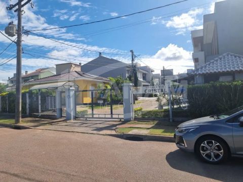 Terreno plano a venda condomínio fechado Passo das Pedras.