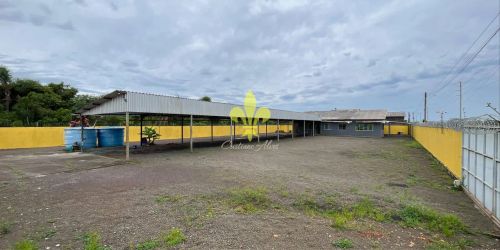 Casa para locação comercial, com amplo terreno, Bairro Faxinal, próximo a estrada do mar e