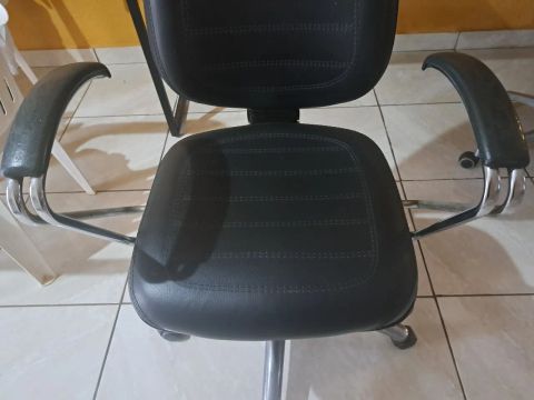 Cadeira de Escritório Giratória com Rodinhas