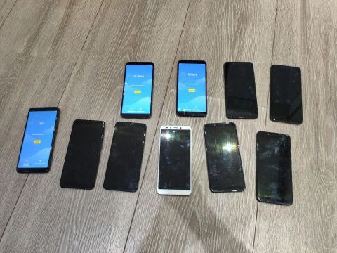 Xaomi MI A2  com pequeno trinco na tela 
