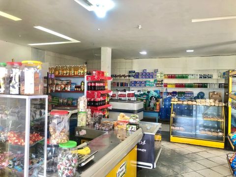 MERCEARIA ou PRÉDIO (mercearia + residência), na praça da Aruana, ÓTIMA OPORTUNIDADE!!