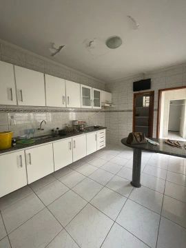 ALUGO CASA RESIDENCIAL NA ZONA LESTE