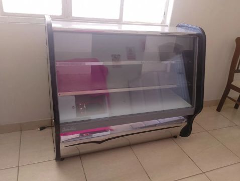 Vitrine Refrigerada para Padaria - Semi Nova