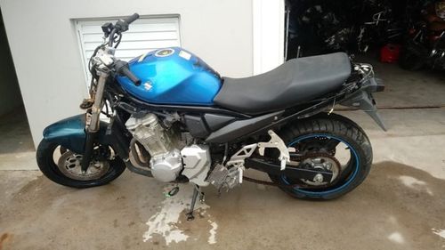 Sucata de moto para retirada de peças Suzuki GSX 650f 2011
