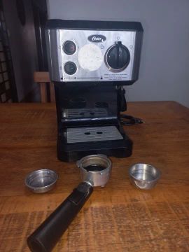 Cafeteira Expresso Oster - Semi Nova