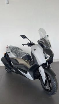 XMAX 25