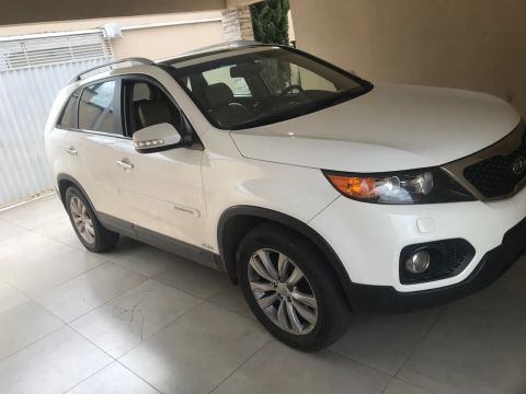 Sorento v6 , 7 lugares , teto solar , bancos caramelo 