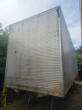 Baú 9,10m x 2,95m altura lastro de ferro 