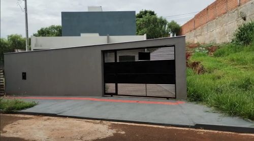 Casa no Sabará com 3 quartos e suíte em Londrina