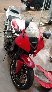 Sucata de moto para retirada de peças CBR 600rr 2008