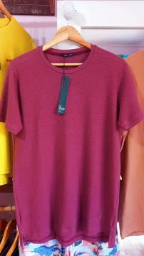 Camiseta Masculina Vinho