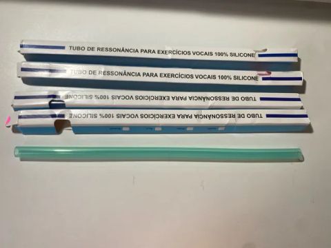 Vendo Tubo Ressonância Lax Vox Exercício Vocal Silicone 35cm para exercícios vocais!