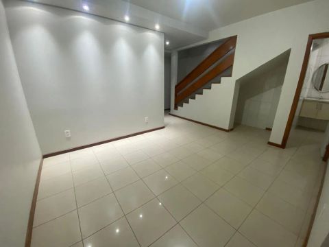 CASA COMERCIAL, Comercial; 5 comodos, 3 bwc