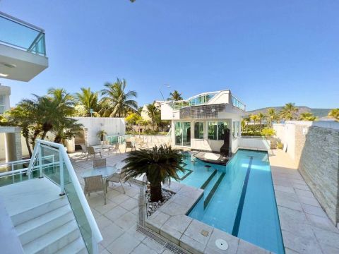 Casa - venda por R$ 11.000.000,00 ou aluguel por R$ 27.414,00/mês - Camboinhas - Niterói/R