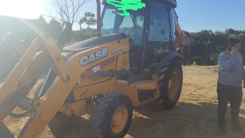  Retroescavadeira CASE 580N