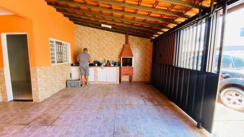 Casa top na laje 2 quartos com churrasqueira desocupada