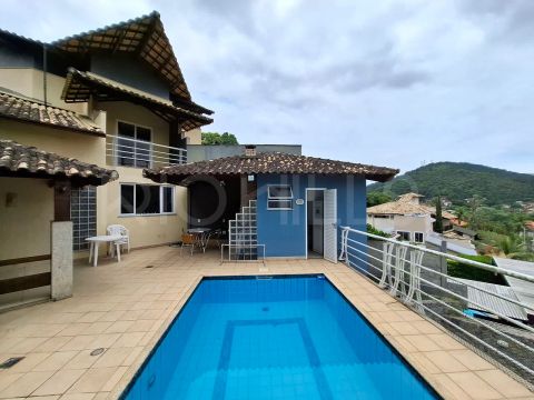Casa Duplex de 4 quartos, com 303m², à venda em Maria Paula, Niterói/RJ