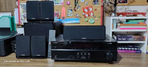 Home Theater Yamaha YHT-1810 (receiver + caixas), 5.1 canais, 500W RMS, 4K Pass-through